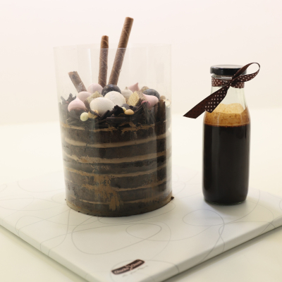 Freaky chocolate Pull Me Up Cake 1kg